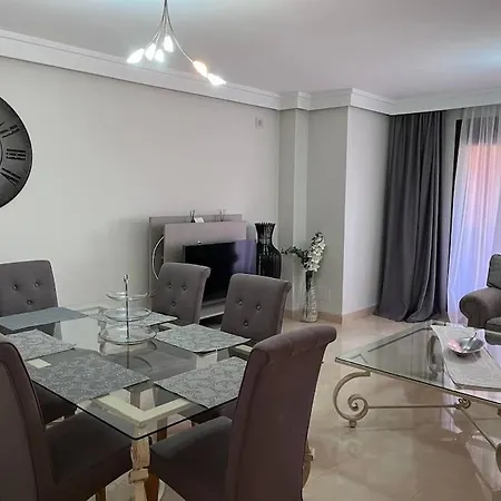 Salinas 3 Bedrooms Apartment *