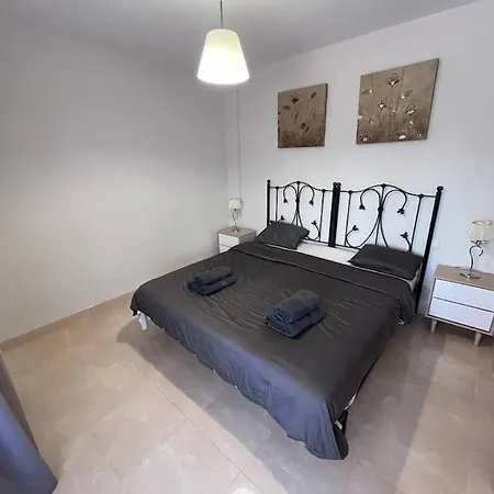 Salinas 3 Bedrooms Apartment